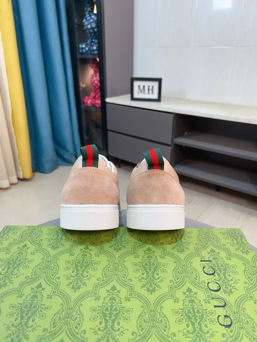 Men's shoes 💰420🌸🌸[GUCCI] Gucci's new spring and summer slip-on loafers with cartoon characters, Fendi F's low-cut trendy men's shoes, 😈The upper is made of Italian 🇮🇹 imported sheep suede with Lafayette embroidered leather, full pigskin lining, original rubber non-slip outsole! The style is high-profile and elegant, and the upper is versatile and fashionable. 🇱🇾🇱🇾A large number of ready-made and reposted pictures will be sold! 38-44,